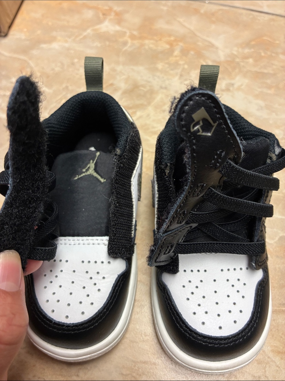 Toddler size 6 Jordan 1 Low ALT Black Medium Olive Sail White Shoes - Picture 6 of 11